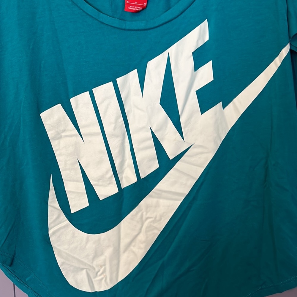 Nike Top - Picture 4 of 4